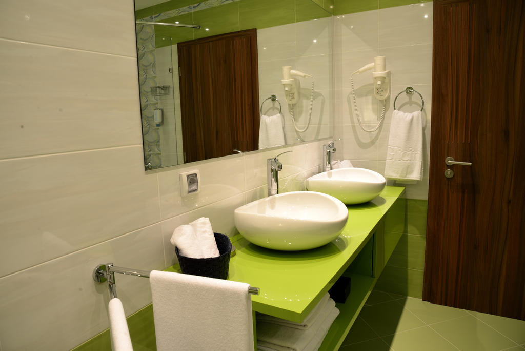 Glicinia Hotel Goldstrand Zimmer foto