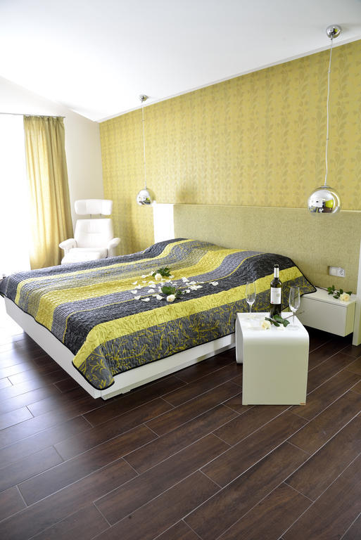 Glicinia Hotel Goldstrand Zimmer foto