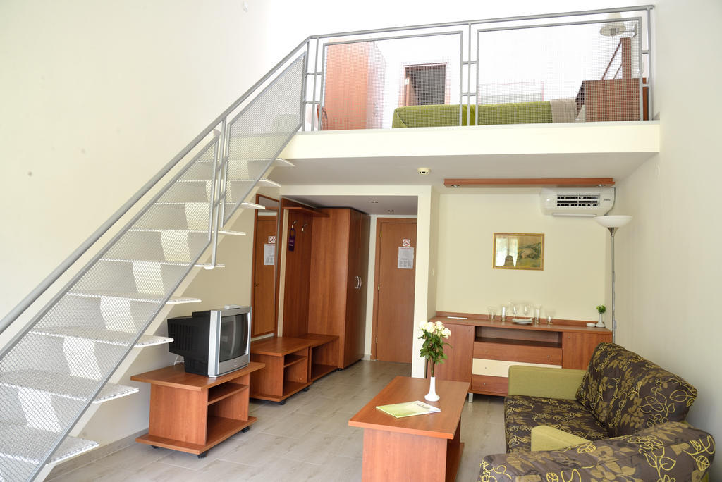 Glicinia Hotel Goldstrand Zimmer foto