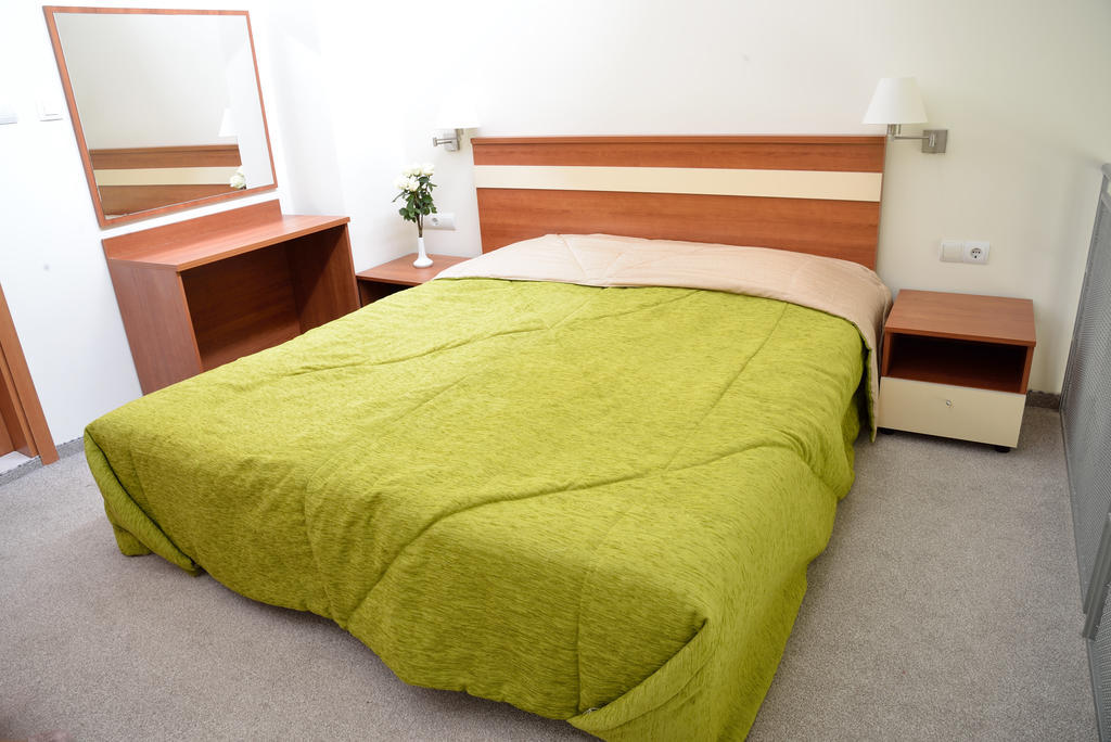 Glicinia Hotel Goldstrand Zimmer foto